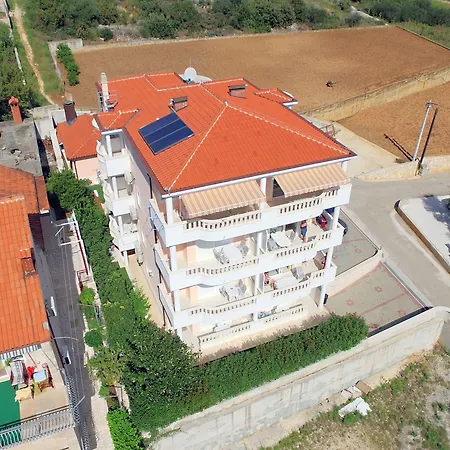 Barbara トロギール